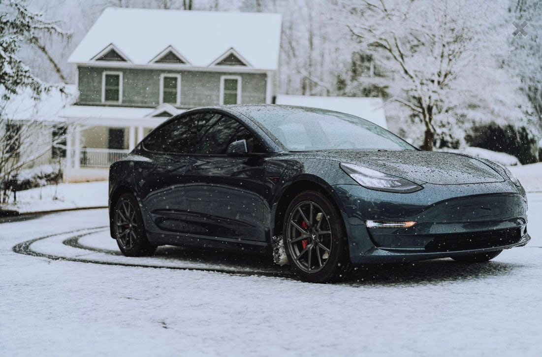 How Long Can a Tesla Model 3 Stay Warm at -35°F?