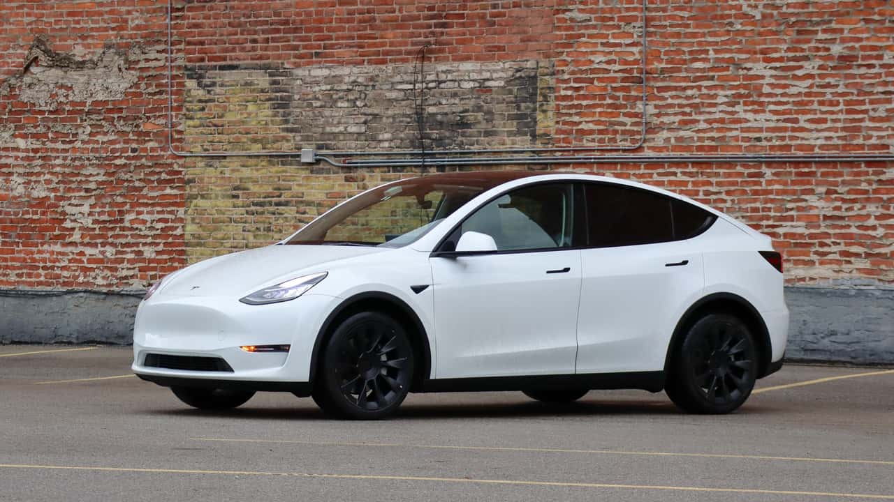Tesla Introduces a Lower-Priced Model Y AWD Without a “Standard” LabelTesla Introduces a Lower-Priced Model Y AWD Without a “Standard” Label
