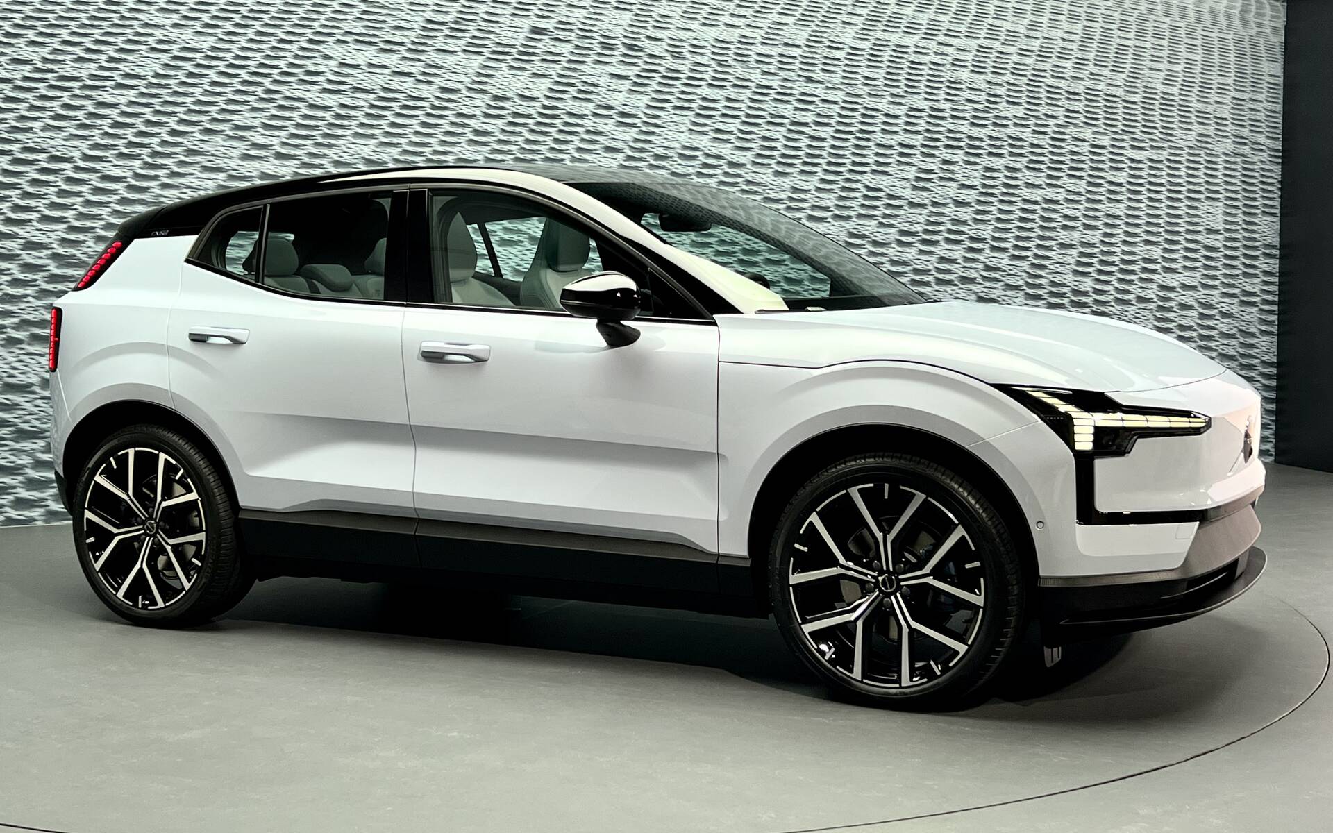 Volvo Initiates Recall for Over 40,000 EX30 EVs Due to Battery Fire Risk